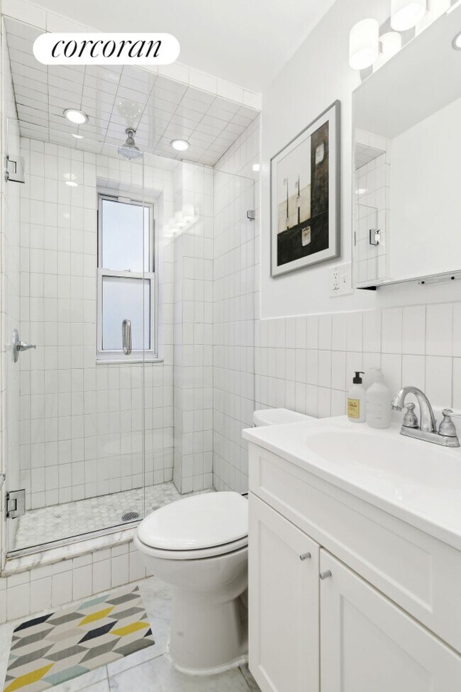 Foto del edificio - 3157 Broadway
