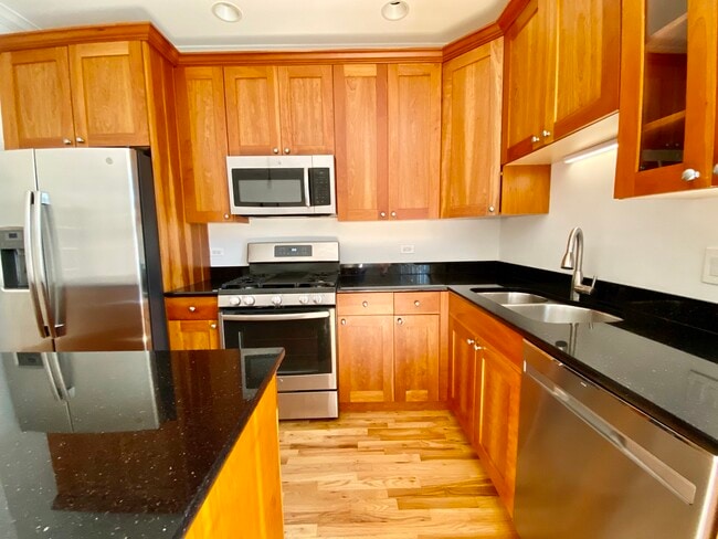 Foto del edificio - 3717 N Wilton Ave