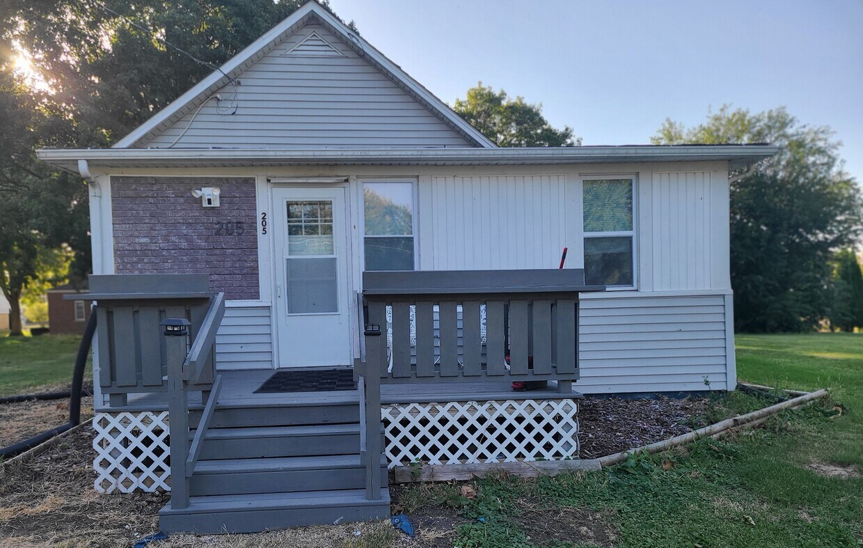 Foto principal - 205 S Taylor St
