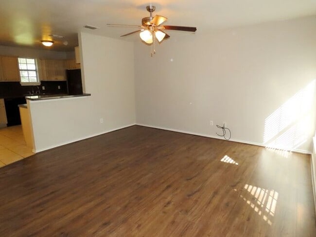 Building Photo - 8775 Stonecreek Dr