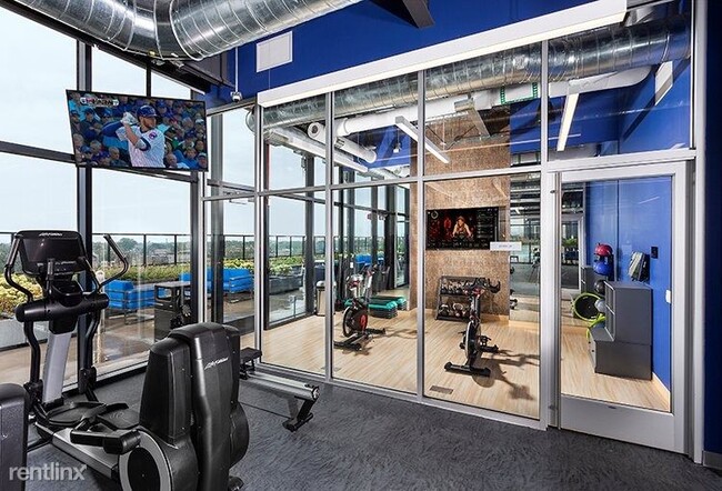 Foto del edificio - 524 W Addison St