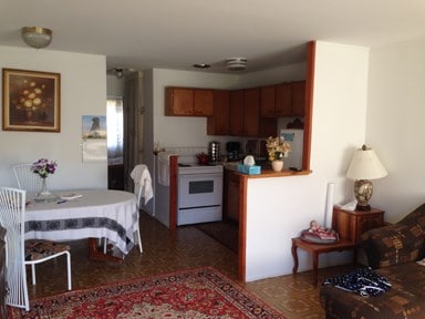 Kitchen - 7900-7920 N Caldwell Ave
