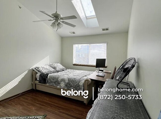 Foto del edificio - 1157 Cambria Ln S