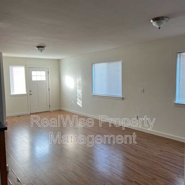 Foto del edificio - 1214 SW 27th St