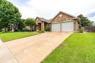 Building Photo - 5716 Charleston Dr