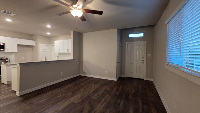 Foto del edificio - 9773 Grosbeak Ln