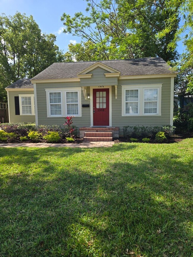Building Photo - 2/2 DOWNTOWN ORLANDO HOME FOR RENT