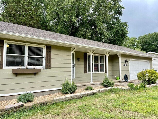 Foto del edificio - 3 Bed 1 Bath Ozark, MO