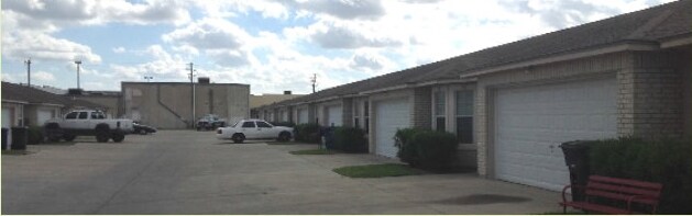 Foto principal - Ridgeway Townhomes, 2 bedroom, 2 baths