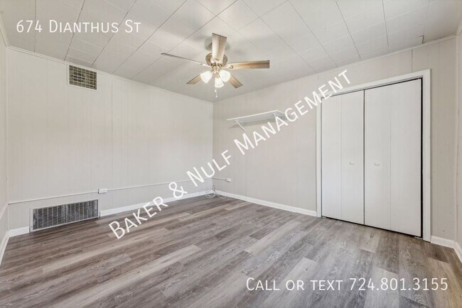 Foto del edificio - 674 Dianthus St