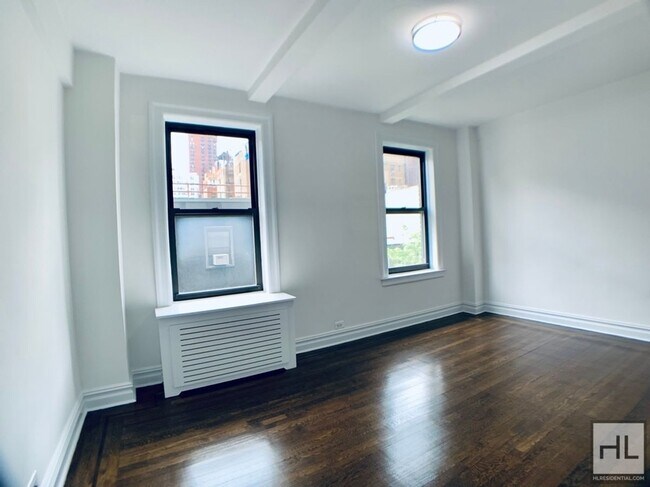 Foto del edificio - EAST 37 STREET