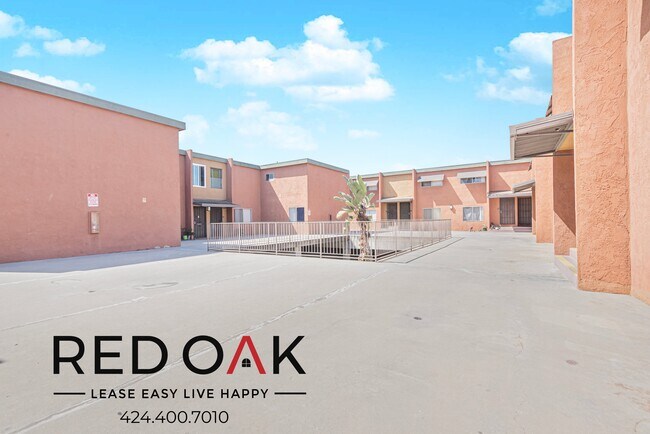 Foto del edificio - 21833 Verne Ave