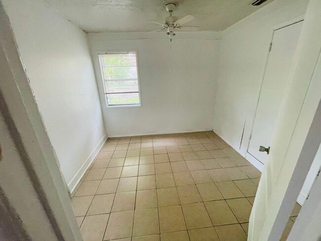 Building Photo - 1504 Duncan Ave