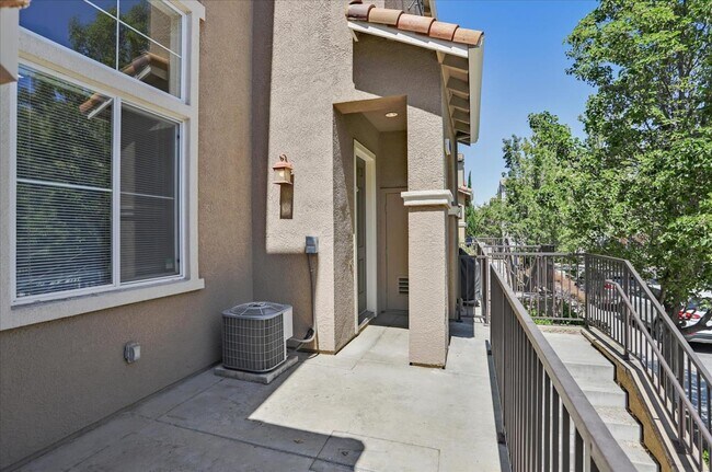 Foto del edificio - 4482 Moulin Pl