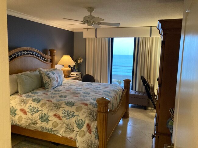 Building Photo - 9950 S Ocean Dr