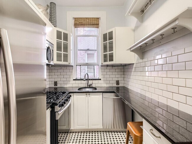Building Photo - Studio Style Condo Unit in Denver