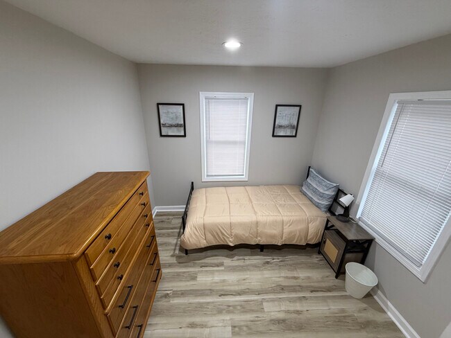 Foto del edificio - 3302 N Chester Ave