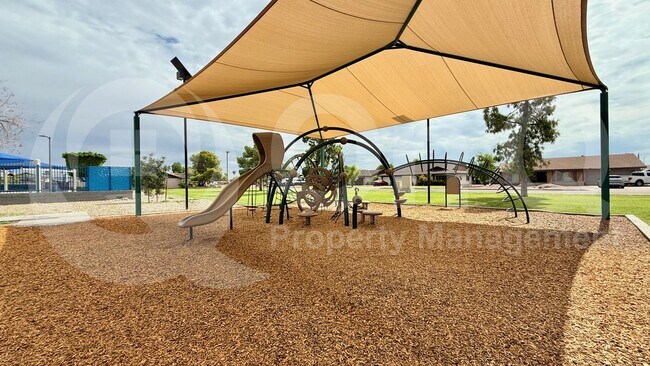 Foto del edificio - 5208 W Wood Dr