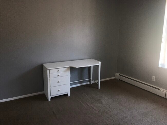 Foto del edificio - Brown Street Apartments - 10 Min from UofM