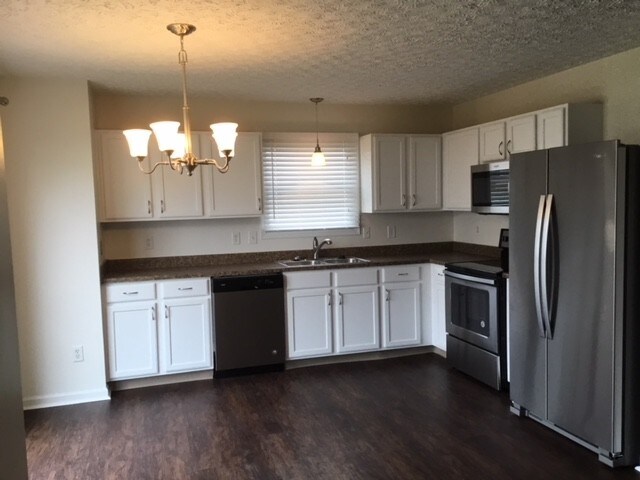 Building Photo - 5514 Crenton Drive