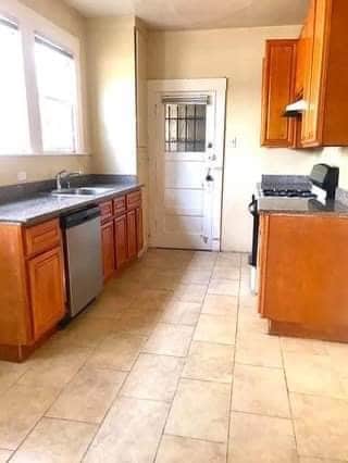 Kitchen - 562 53rd St