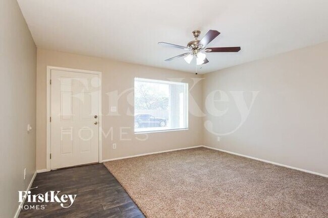 Foto del edificio - 11438 N 44th Ave