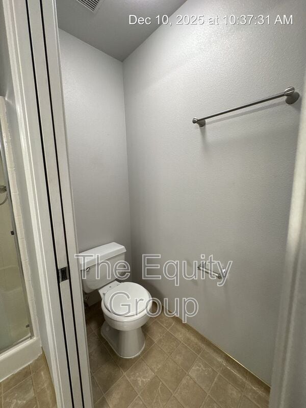 Building Photo - 819 S Pinkham St