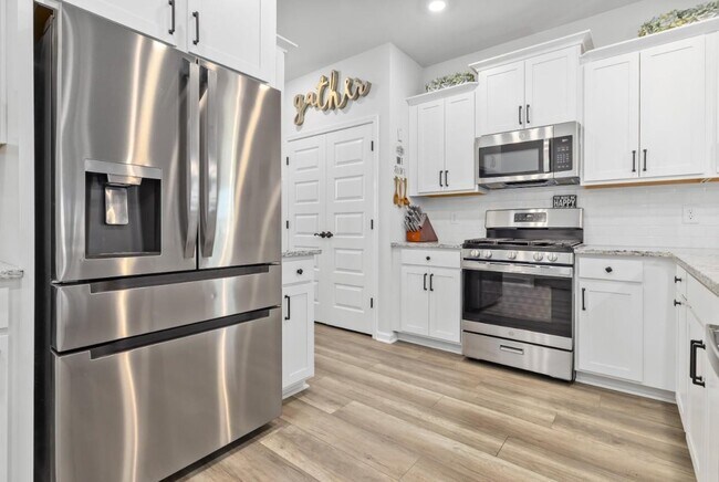 Building Photo - 135 Empyrean Cir