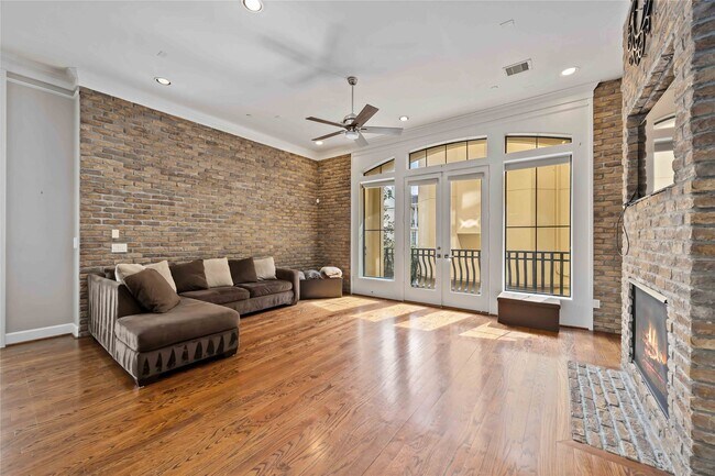 Foto del edificio - 328 Bomar St