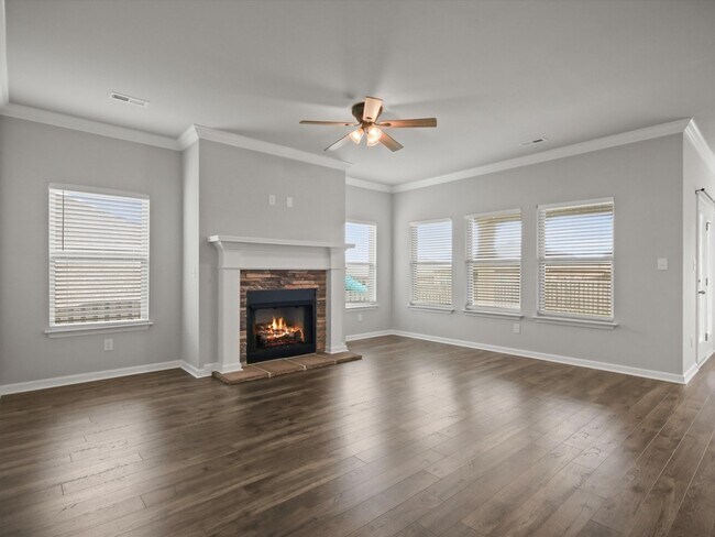 Building Photo - 227 Poplar Hollow Dr