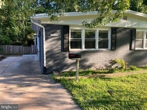 Building Photo - 7029 Woodley Ln