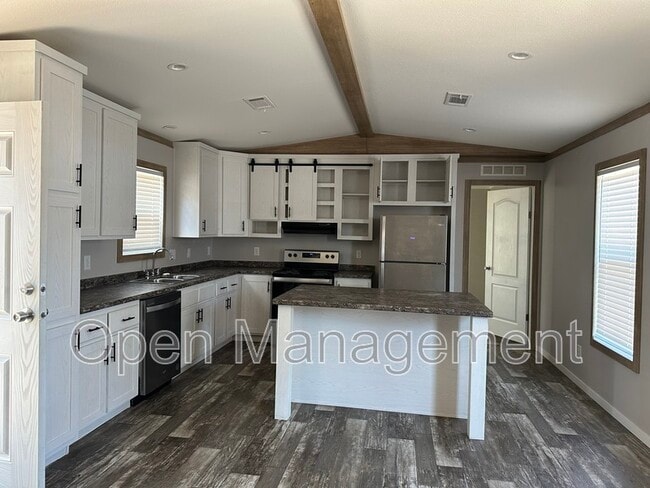 Building Photo - 356 Bayhead Dr