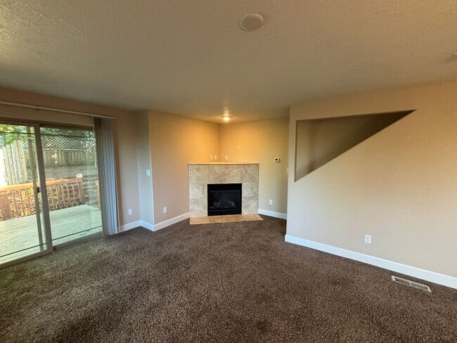 Building Photo - 234