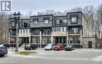 Building Photo - 1989 Ottawa St S