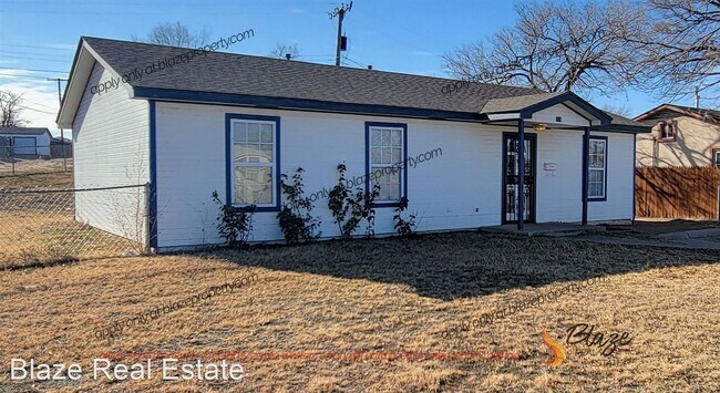 Building Photo - 3 br, 1 bath House - 308 Almond St