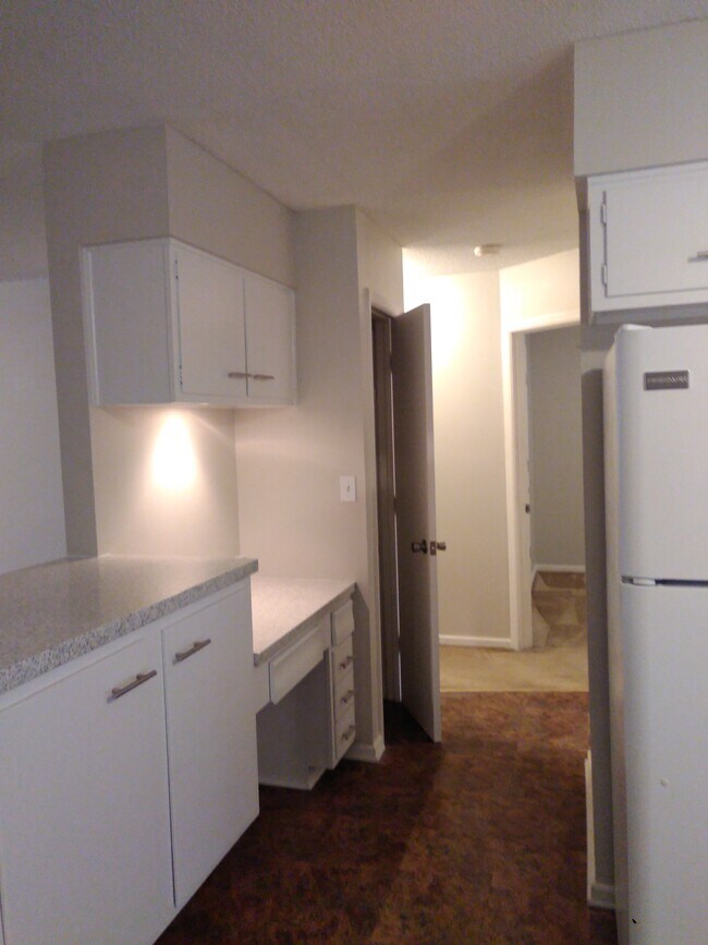 Hallway, Desk and Storage - 4602 Wyoming St