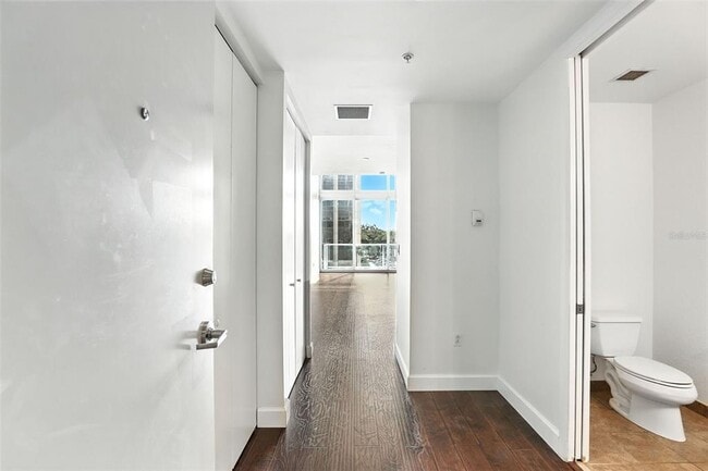 Building Photo - 150 E Robinson St