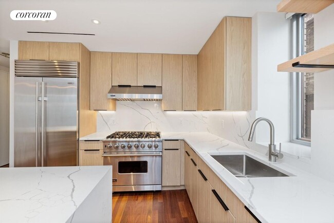 Building Photo - 210 W 96th St