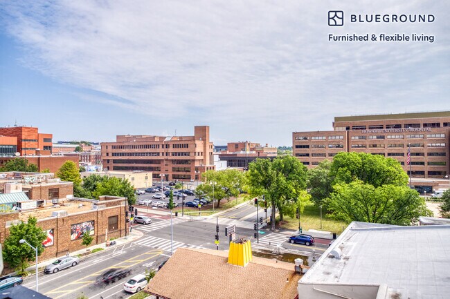 Foto del edificio - 2009 8th St NW