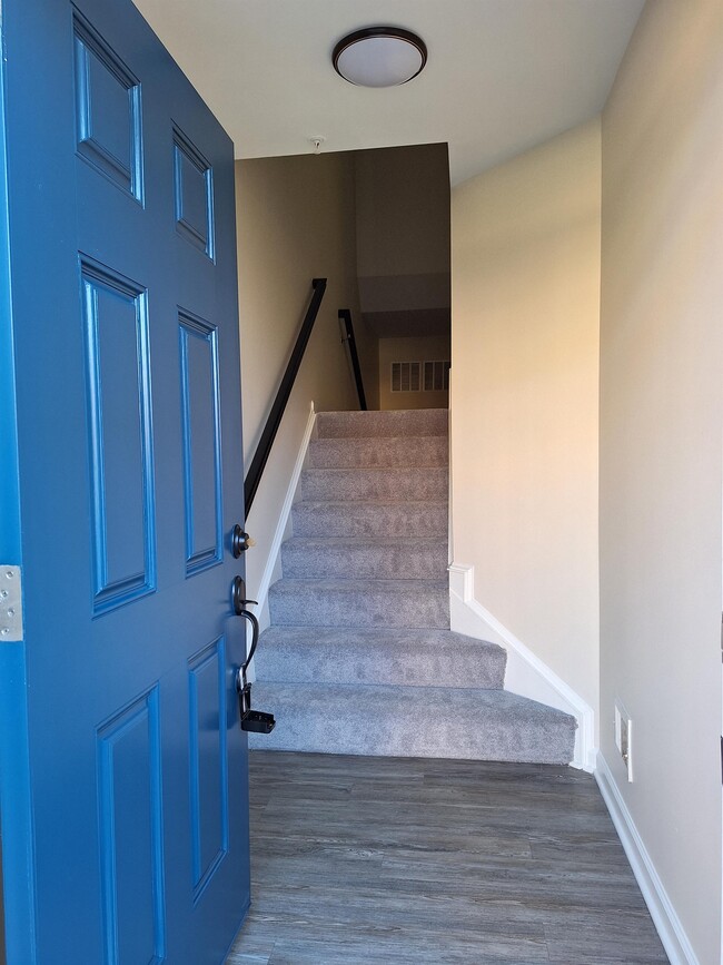 Building Photo - 3716 Marlborough Pl
