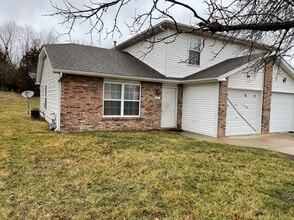 Building Photo - 675-677-677 Country Squire Ct