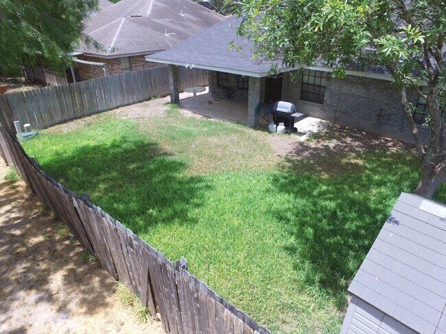 Building Photo - 3B/2B Mcallen ( Ware and Lark )