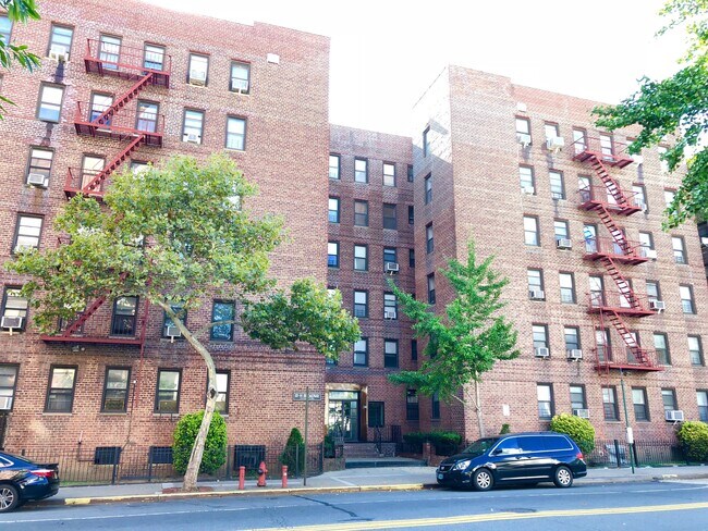 Foto del edificio - 85-14 Broadway