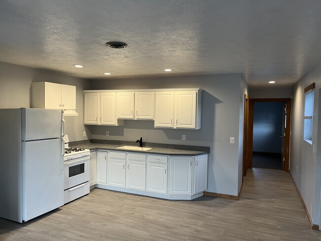 Building Photo - 5 Delray Ave
