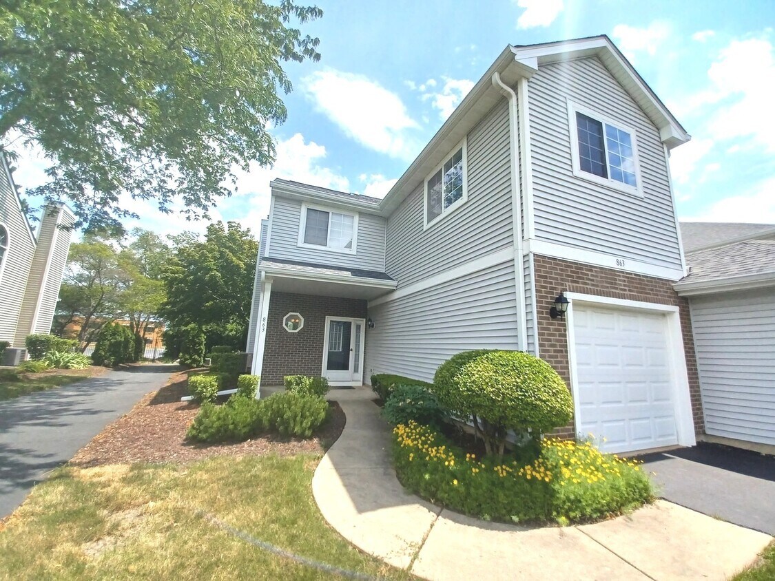 863 E Addison Ave, Lombard, IL 60148 Townhome Rentals in Lombard IL