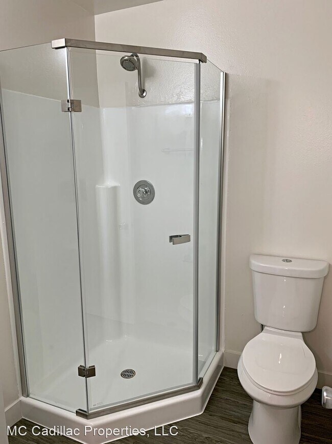 Building Photo - 1010-1012 E Acacia Ave