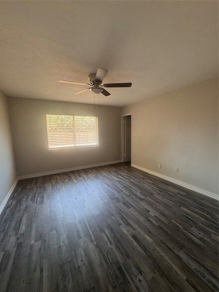 Foto del edificio - 5528 Gibson Dr