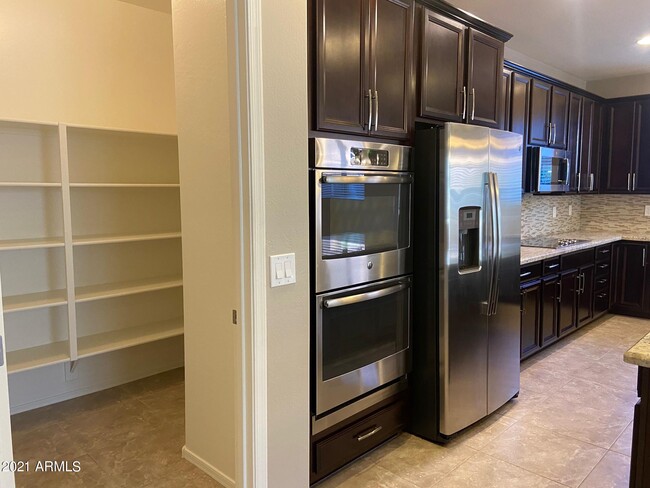 Building Photo - 7912 W Quail Track Dr