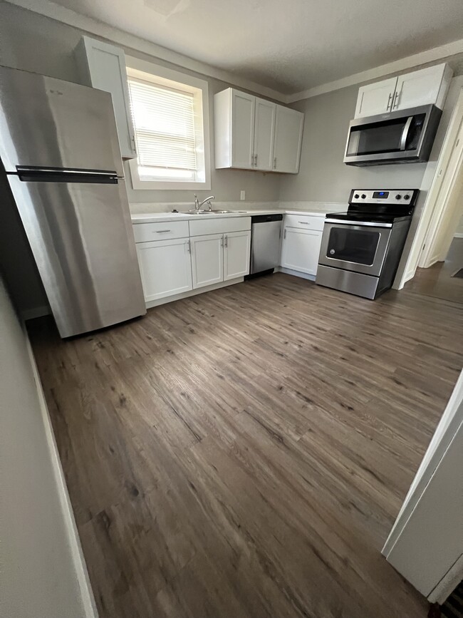 Building Photo - 3017 Kemp Dr