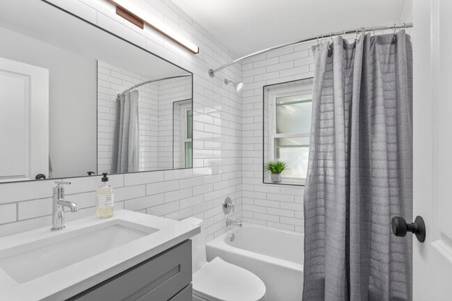 Building Photo - The Square on Delmar